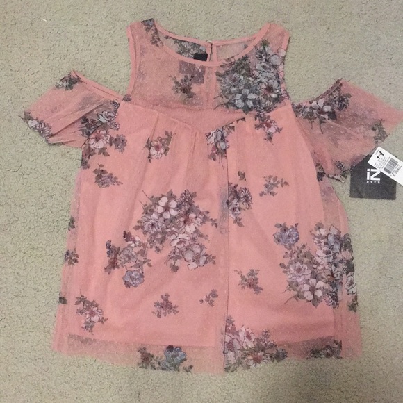 NWT IZ Byer Floral Cold Shoulder Top - Picture 3 of 6